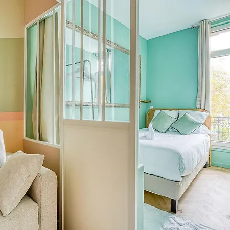 Comfort 2 Bedrooms & Air Conditioning 17 *