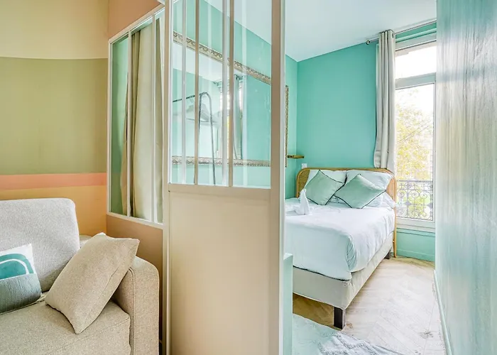 Comfort 2 Bedrooms & Air Conditioning 17 *